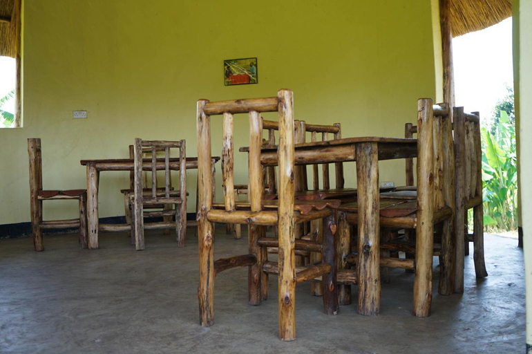 Restaurant, Lake Nyamirima cottages, Burahya