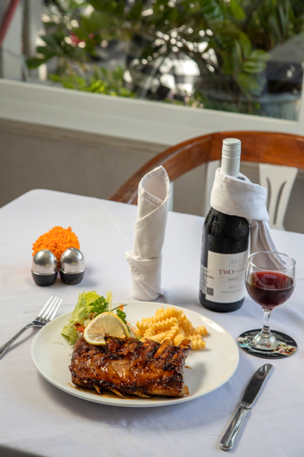 Food & Drinks 12