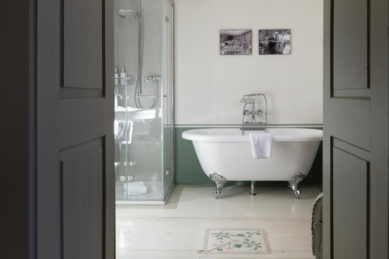 Bathroom 5, Hotel Bella Tola & SPA, Sierre