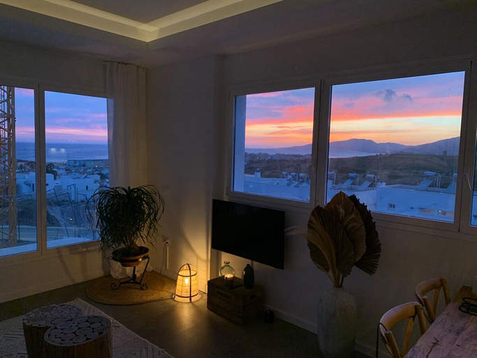 Others 2, Sunset Ocean View Apartment incl. SPA/parking, Cádiz