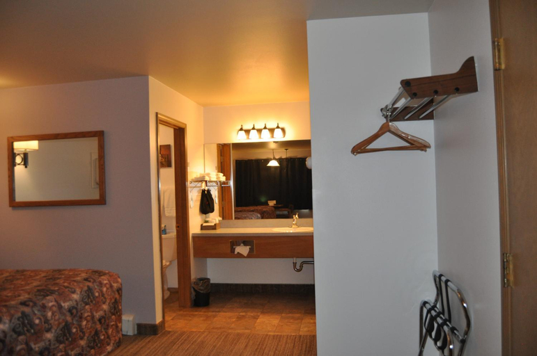 Bedroom 2, Moriah Motel, Madison