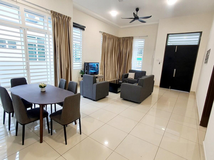 Dining Room 28