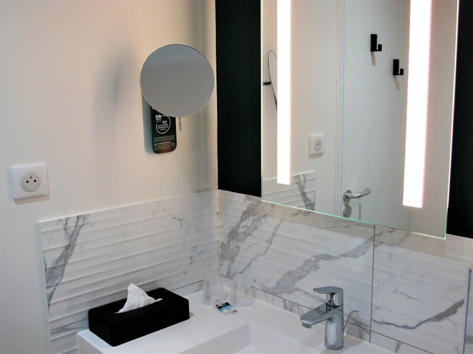 Bathroom 7