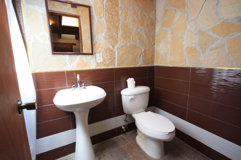 Bathroom 3, Hotel & Cava La Parroquia, San Cristóbal de las Casas