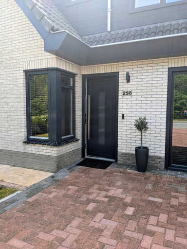 Others 2, Bed&Bubbels 256, Texel