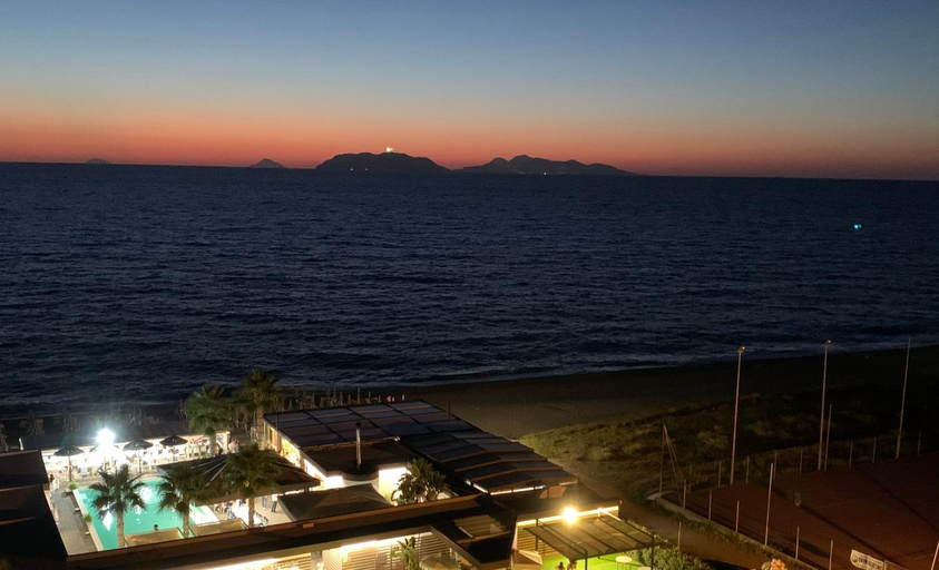 Food & Drinks 4, BedRoom Spiaggia di Ponente, Messina