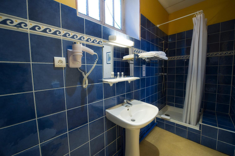 Bathroom 4, Fasthotel Pau-Centre HOTEL ADOUR, Pyrénées-Atlantiques