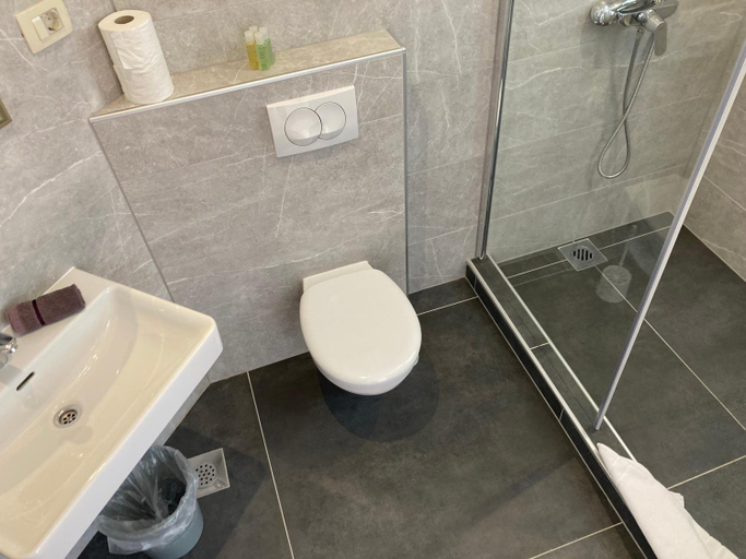 Bathroom 2, guesthouse Libertas 1, Dubrovnik