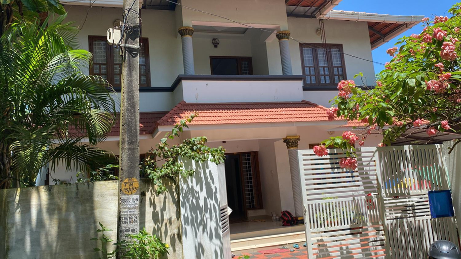 2, Palliyathayil home stay, Alappuzha