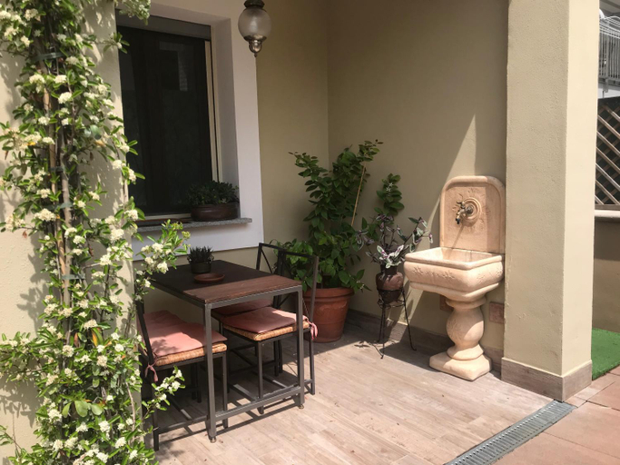 Others 4, b&b IL QUADRATO 19, Milano