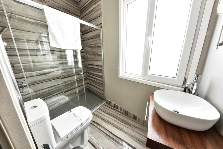 Bathroom 4, Almina Hotel, Fatih