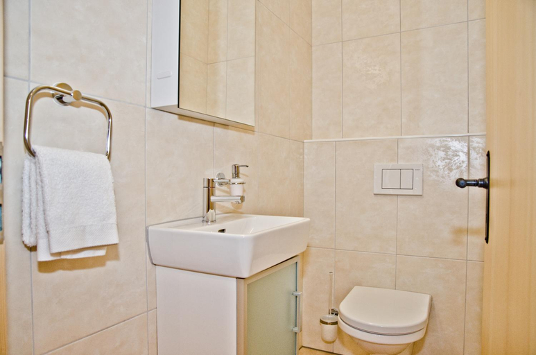 Bathroom 2, Chalet Rivendell - GRIWA RENT AG, Interlaken