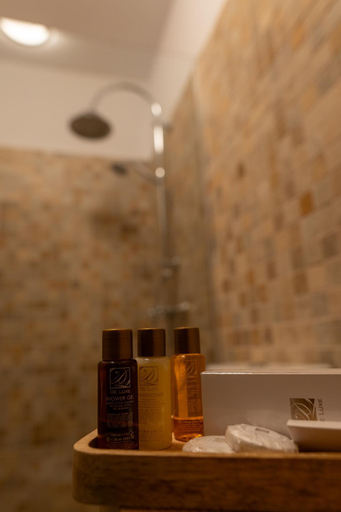Others 5, Boutique 17B, Sibiu