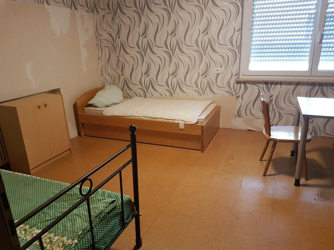 Others 5, Freizimmer in Aßlar Klein-Altenstadten, Lahn-Dill-Kreis