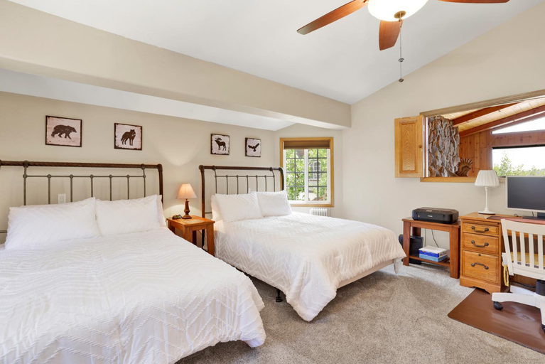 3, Lakefront Village Castle- Foosball- Boat Dock-, San Bernardino