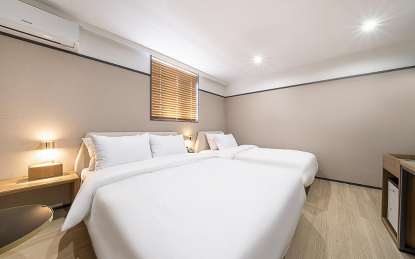 Bedroom 3, No. 25 Ulsan Beonyoungro, Jung