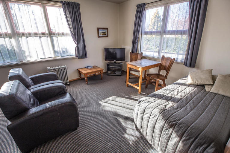 Others 4, Smylies Accommodation, Selwyn