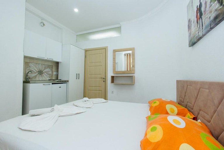 Others 3, Flori Apartments