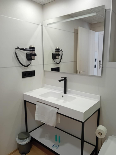 Bathroom 3, Hotel Costa Brava, Girona