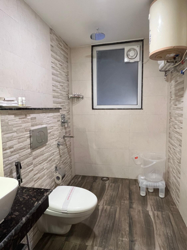 Bathroom 2, Nivedan Hotel And Resort, Nainital