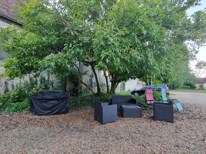 Others 3, 2 Suites dans demeure authentique du XVEME, Sarthe