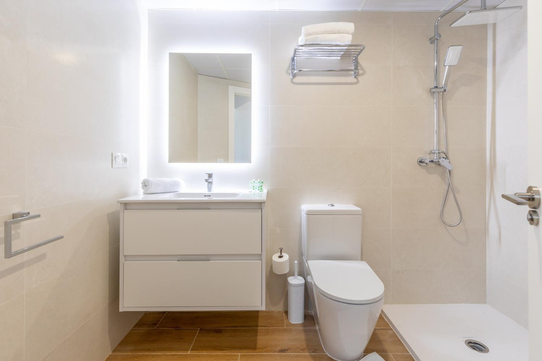 Others 3, Travel Habitat Alameda Suites., Valencia