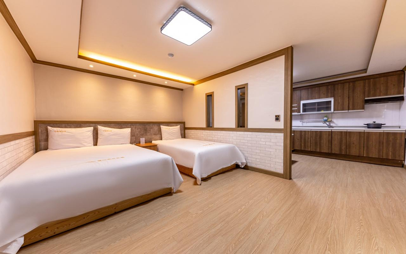 Bedroom 3, Haenam World Pension, Haenam