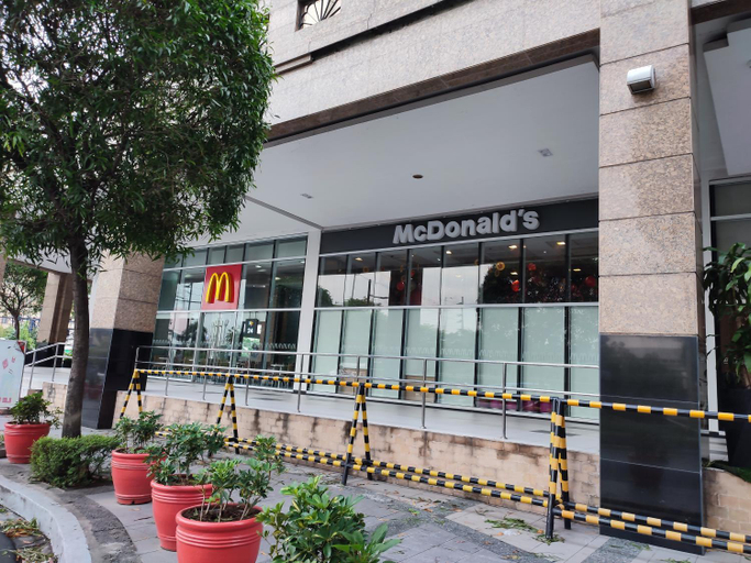 Food & Drinks 3, NEW CONDO UNIT@PALMTREE VILLAS NEAR NAIA3, Pasay City