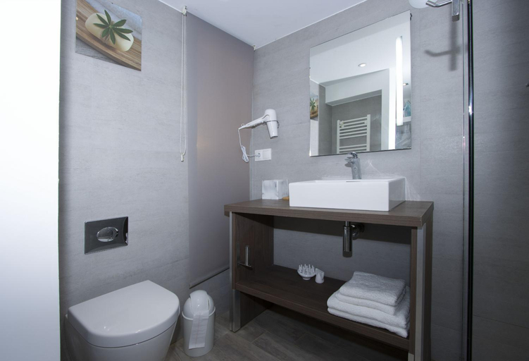 Bathroom, Moutte, Var