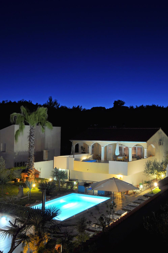 Sport & Beauty 2, Villa Vanilla with Heated Pool, Zadar