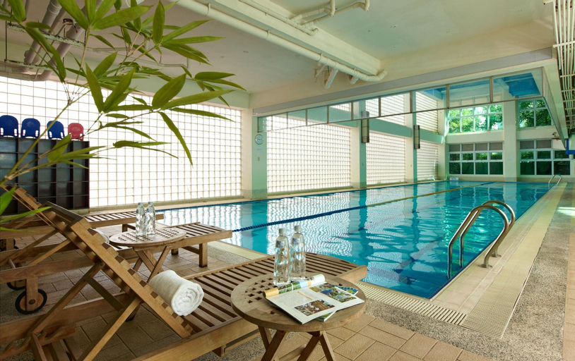 Swimming Pool 8
