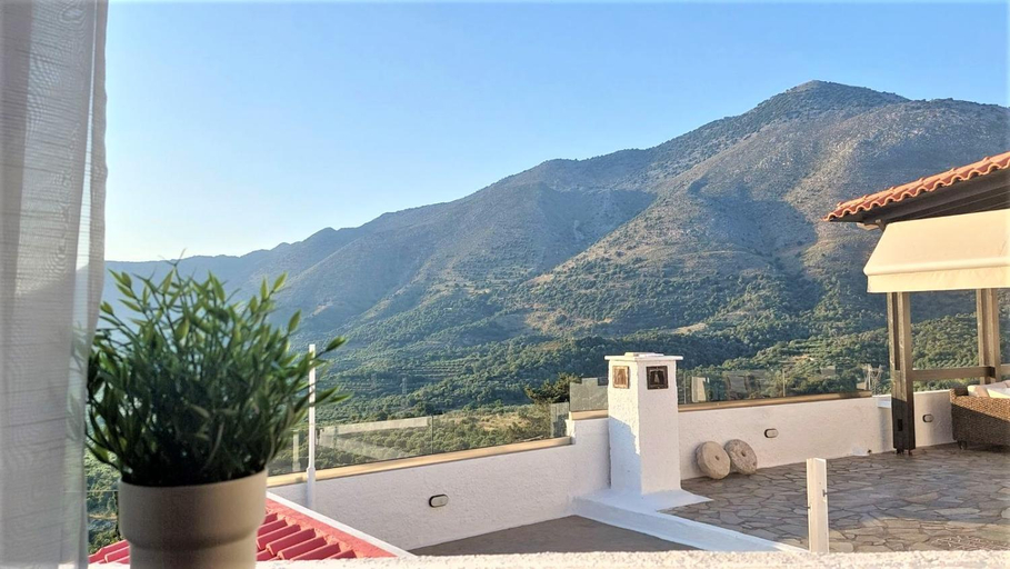 Others 3, Lale's House, Crete