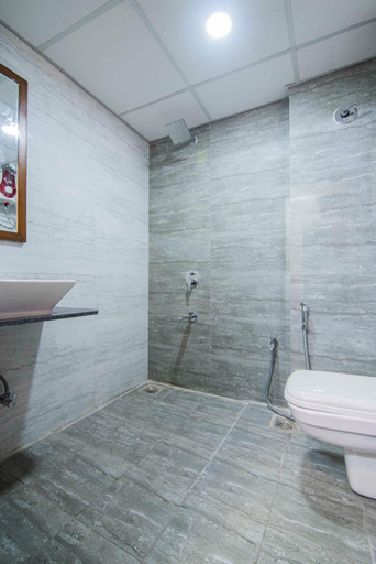 Bathroom 4, Hotel City Inn, Gandhinagar