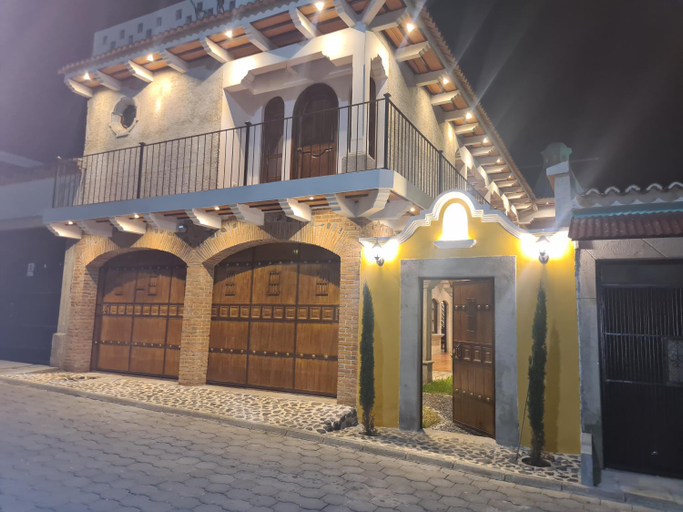 Exterior & Views