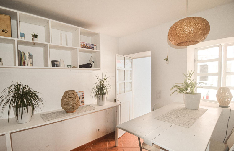Others 4, Shared Apartment With Bright Private Patio in Lisboa, Lisbon