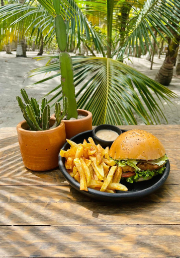 Food & Drinks 5, Manoush Beach, Santa Marta (Dist. Esp.)
