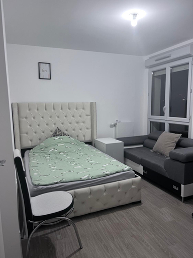 2, Chambre individuelle dans un appartement a 37 de champs elysees, Yvelines