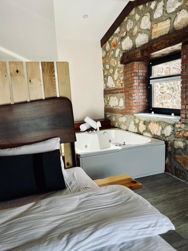 Bedroom 2, Masklavi, Kestel