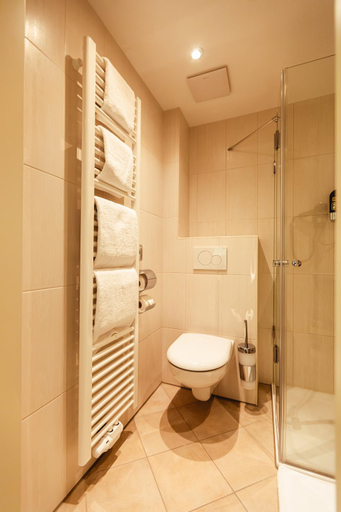 Bathroom 5, Hotel & Restaurant Hubertus Sehnde, Region Hannover