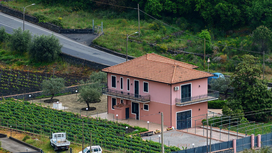 Others 2, Bee Happy - Bed and Breakfast, Catania