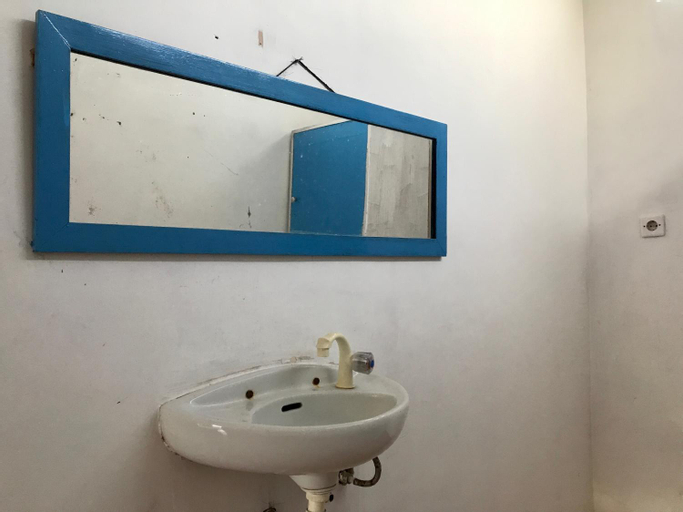 Bathroom 4