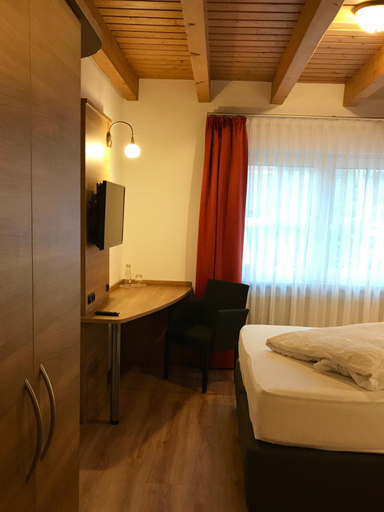 Bedroom 2, Gasthof zum See, Göppingen
