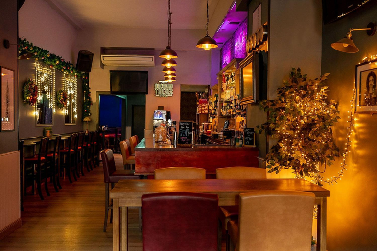 Food & Drinks 3, Bru Bar & Hostel