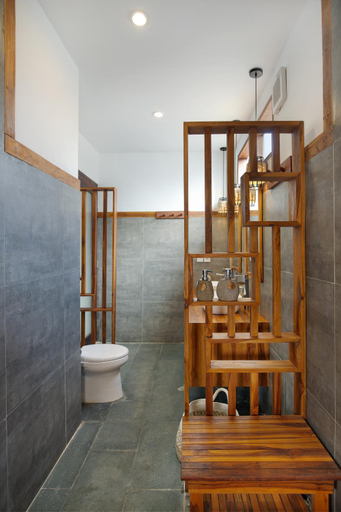 Bathroom 4, Villa Sakura. Luxury 3 Bedroom Villa., Lombok