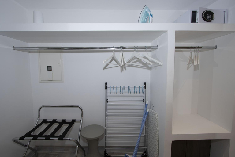 Bedroom 2, Moutte, Var