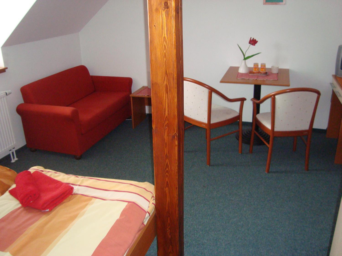 Bedroom 2, Hotel U Kapra, Jičín