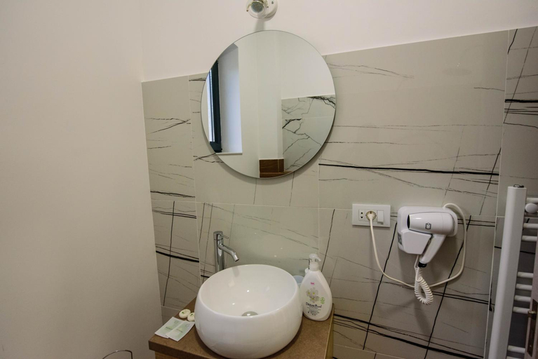 Bathroom, Pensiunea Maya Caciulata, Calimanesti