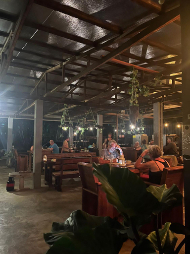 Food & Drinks 5, Sutopia Holiday Resort, Meerzorg