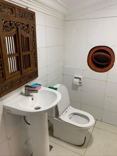 Bathroom, Kokol Hobbiton Forest, Kota Kinabalu