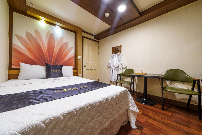 Bedroom 2, Jecheon Imperial Motel, Jecheon